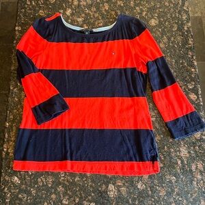 3/4” sleeve top made by Tommy Hilfiger. It’s a size large.